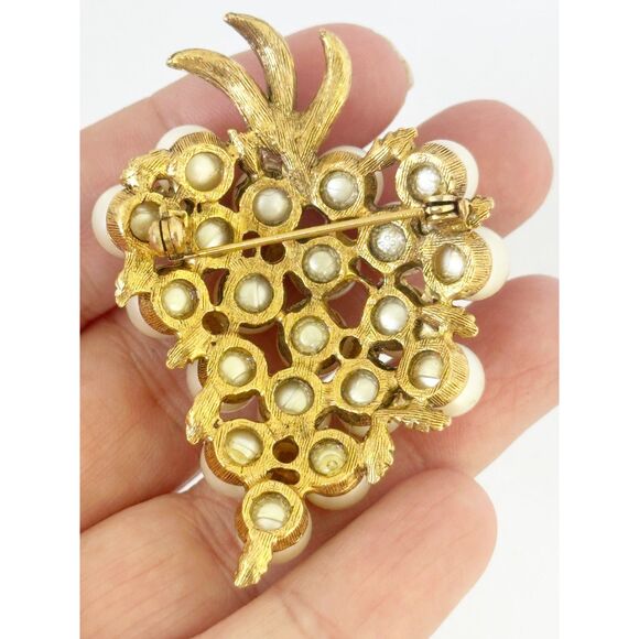 Vintage Gold Tone Grape Cluster Brooch with Faux Pearls & Clear Rhinestones - Picture 6 of 6